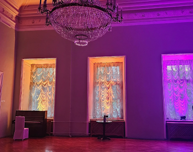  ресторан COM.NATA на площади Труда