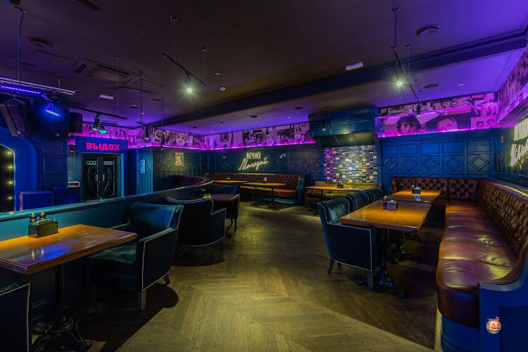 Основной зал  в «Руки ВВерх! Бар / Родео» фотография №15