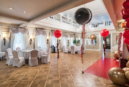 Большой парадный зал в Зал «Паркетный»