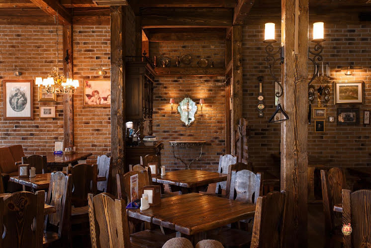 Основной зал в «Место Встречи на Загребском Бульваре» фотография №5