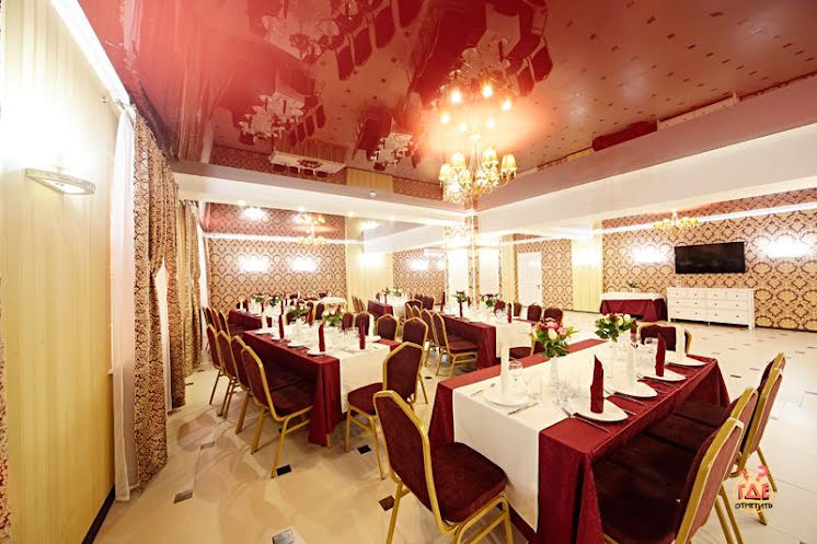 Рубиновый зал в «Времена года» фотография №2