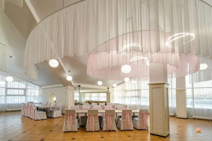 Большой банкетный зал в «Восточная околица» фотография №1