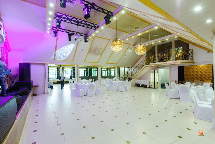 Центральный зал в «Ночной Дворик» фотография №14