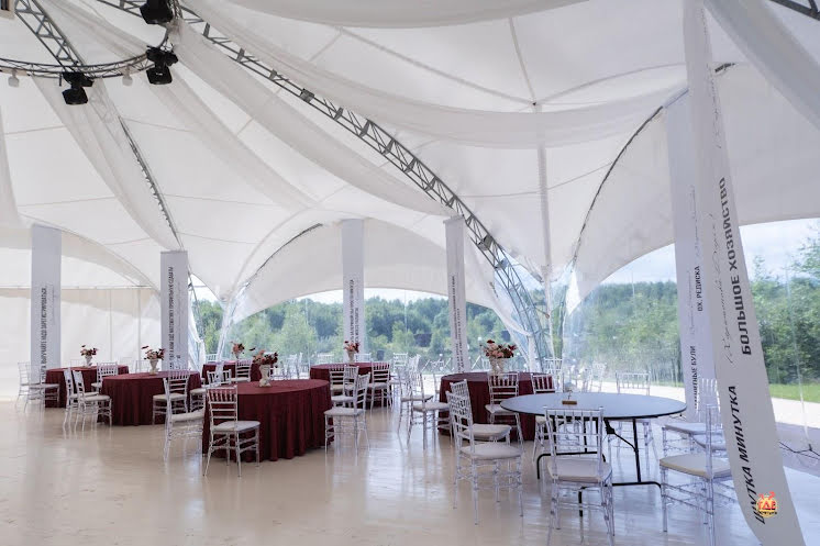 Шатер на озере в «Конюшня» фотография №18