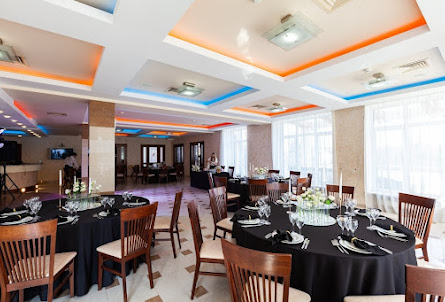 Банкетный зал на 2 этаже в Кафе «Колибри»