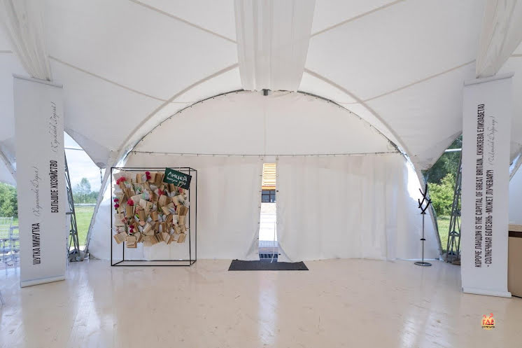 Шатер на озере в «Конюшня» фотография №16