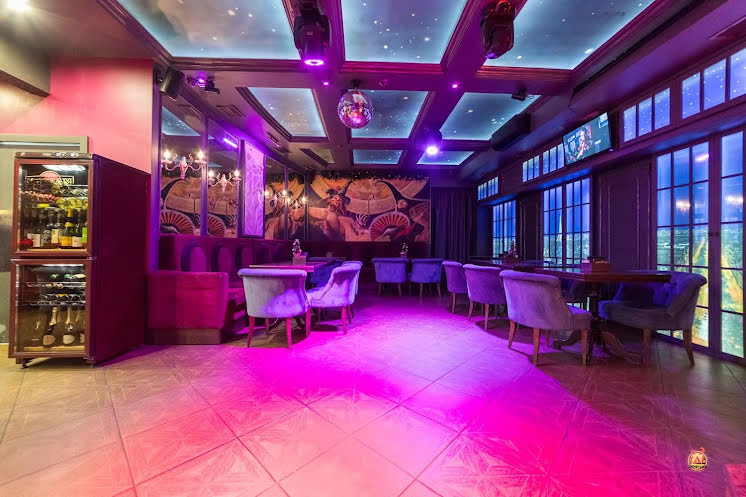 Основной зал в «Сто Друзей» фотография №12