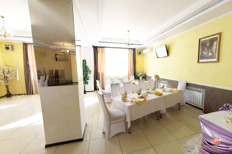 Нижний зал в «Лабиринт» фотография №8