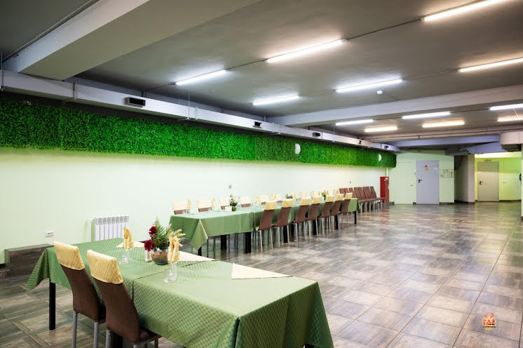 Основной зал в «Шпинат» фотография №14