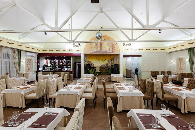 Основной зал  в «Венеция на ул. 40 лет Октября» фотография №6