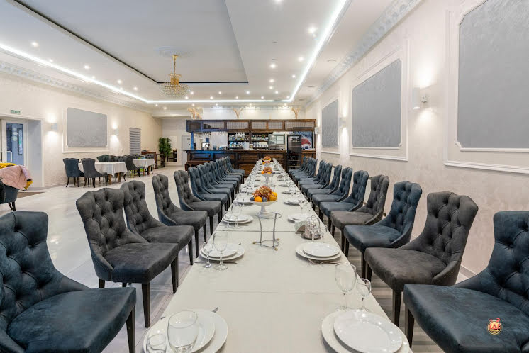 Зал ресторана  в «Зеленая роща» фотография №1