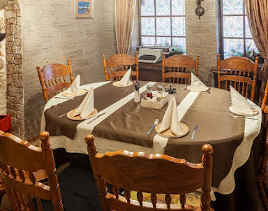  ресторан Српска Кафана на Монтажников