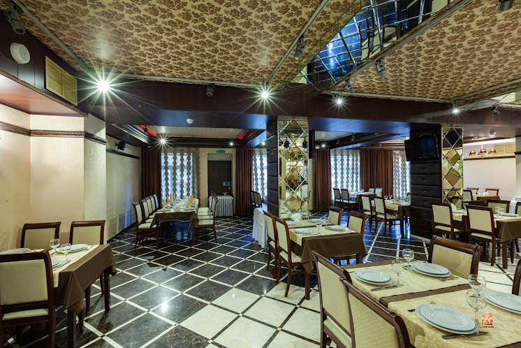 Основной зал ресторана  в «Загородный» фотография №18