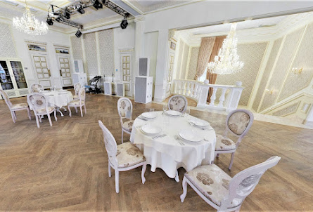 La Scala в Каминный зал