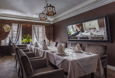 Второй обеденный зал в Зал «Паркетный»