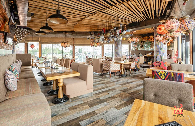 Зал ресторана  в «Чайхона №1 Митино» фотография №4