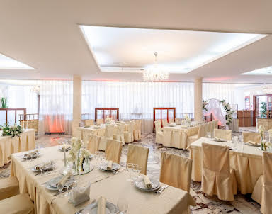  ресторан Аструс