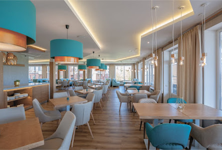 Основной зал в Шатёр