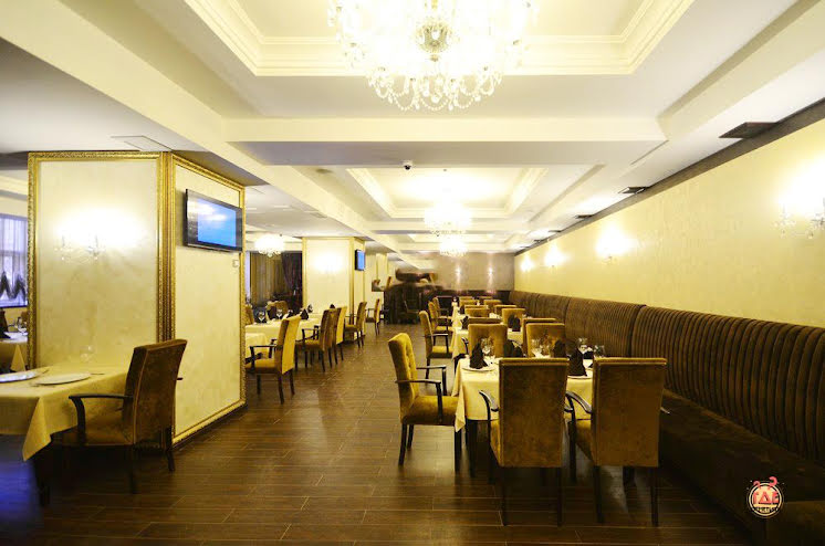 Основной зал в «Gusto» фотография №12