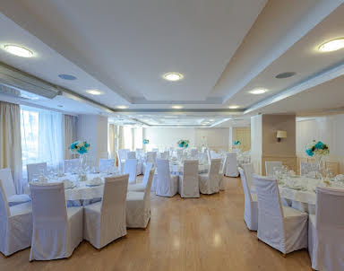  ресторан Marins Park Hotel Mocква Пражская