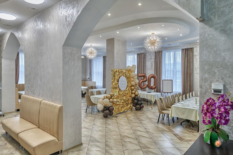 Зал на 70 человек в «Адель» фотография №6