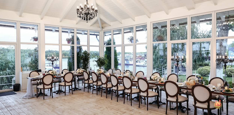 Банкетный зал в «Яхт клуб Ласточка» фотография №7