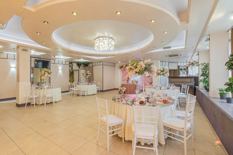 Основной зал  в «Liris Hall на Российском проспекте» фотография №11