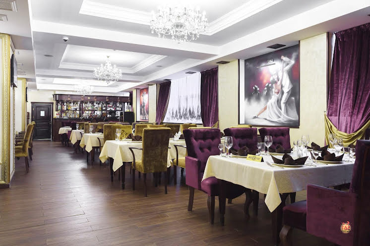 Основной зал в «Gusto» фотография №7