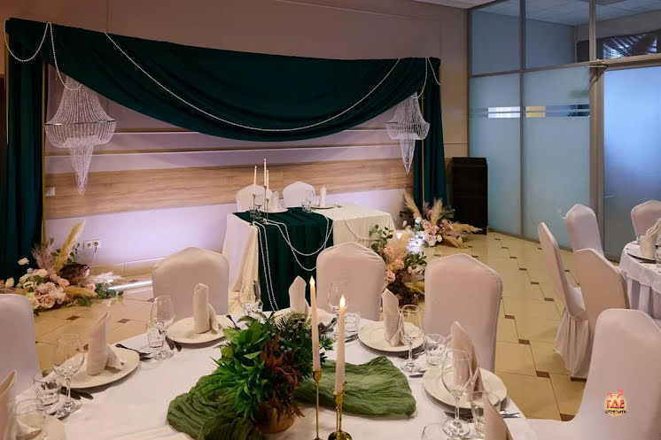 Малый зал в «Нефтяник» фотография №4