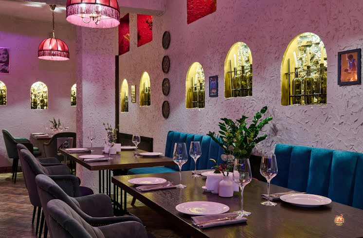 Зал ресторана «Барев» в «Барев» фотография №6