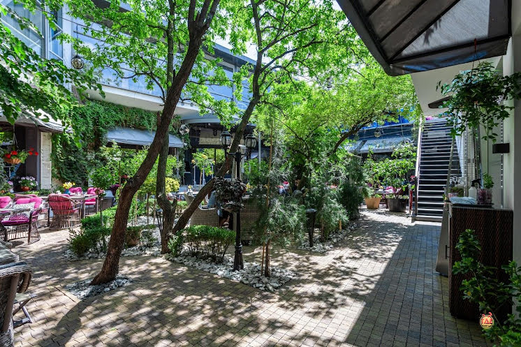 Летний дворик в «Stephania» фотография №14