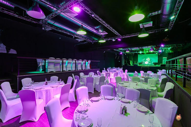 Зал на 200 человек в «Гластонберри» фотография №5