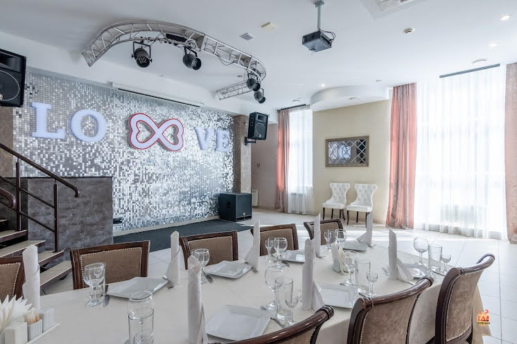 Основной зал  в «Love» фотография №7