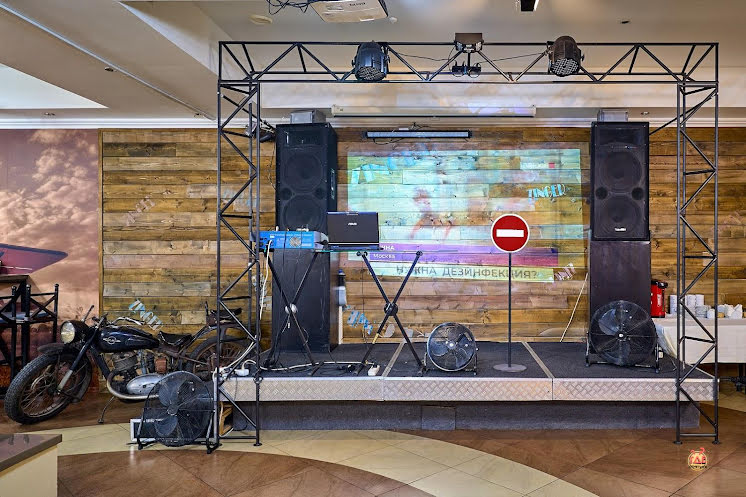 Основной зал  в «Zinger» фотография №3