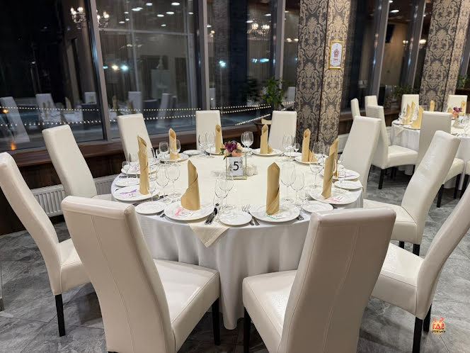 Основной зал ресторанного комплекса в «БОР» фотография №12