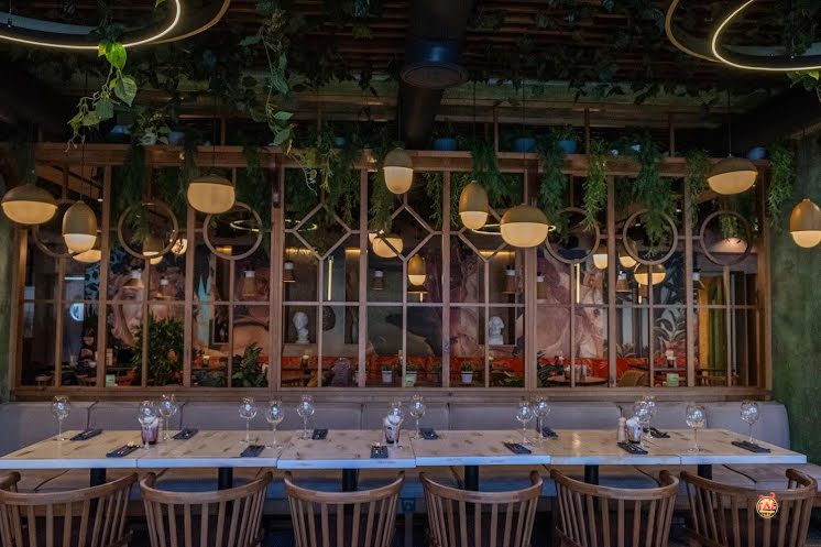 Зал ресторана в «Перчини на огне» фотография №7