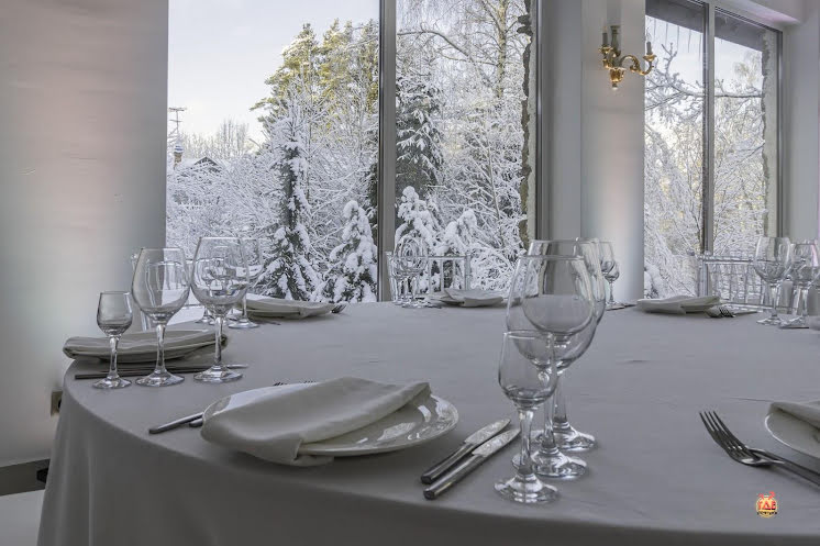 Нижний зал в «Мир у Озера» фотография №2