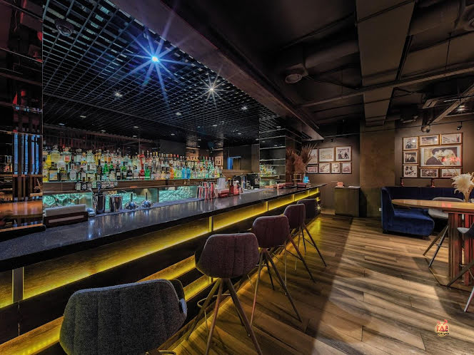 Зал ресторана  в «BAR&JOY» фотография №8