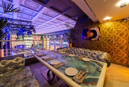 VIP-балкон №2 в VIP-балкон №1 