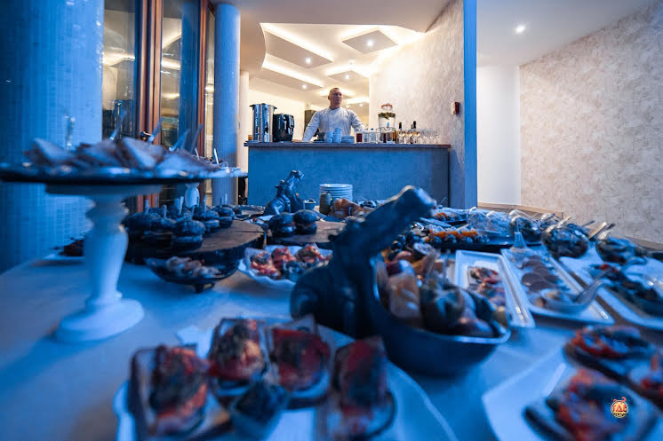 Банкетный зал в «Шато Снегири» фотография №2