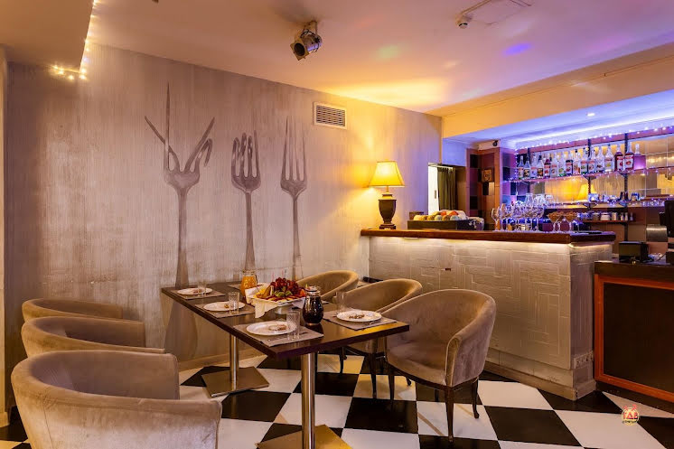 Основной зал  в «MANDARIN» фотография №3