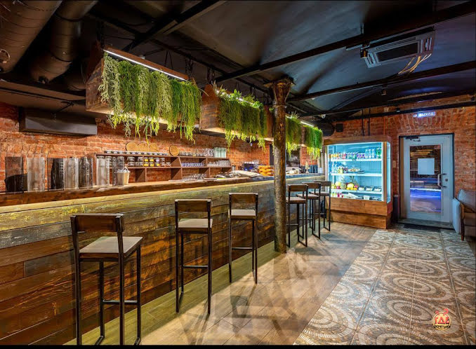  Темный зал в «Хорошее место на Трифоновской» фотография №11