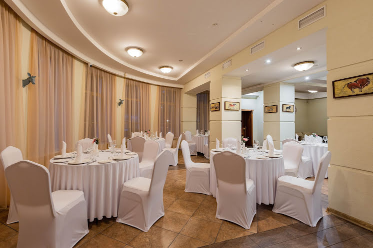 Зал "Каминный" в «Особняк в парке Сосновка» фотография №6