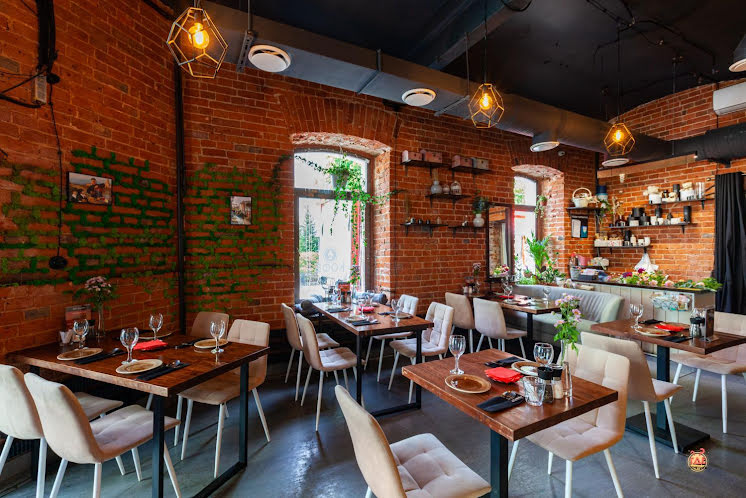 Зал ресторана в «Вах Хинкали на Холодильном» фотография №11