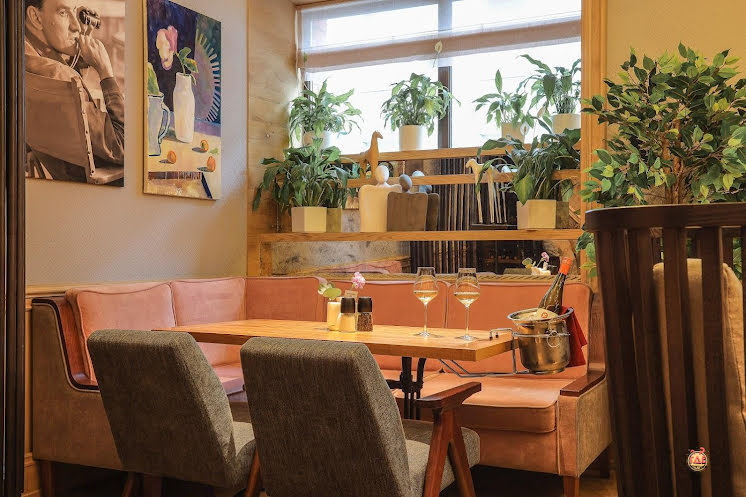 Основной зал в «Beefstroganoff Grill» фотография №9