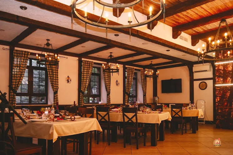 Основной зал ресторана  в «Русская охота» фотография №4