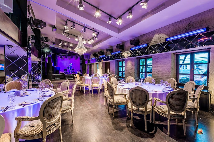 Зеркальный банкетный зал в «Гусятникоff» фотография №7