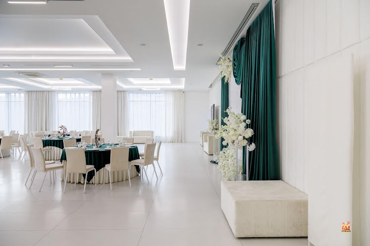 Зал "Большой премиум" в «Эмиз» фотография №15