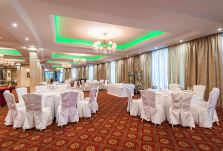 Основной зал  в Шатер на пирсе №2