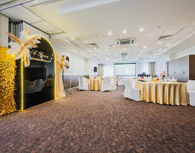  ресторан Novotel Yekaterinburg Centre